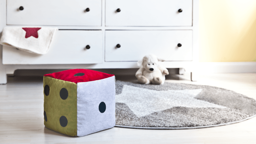 houten blokken speelgoed pluche dobbelsteen kinderkamer