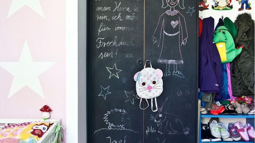 kinderklokken betekend bord in meisjeskamer