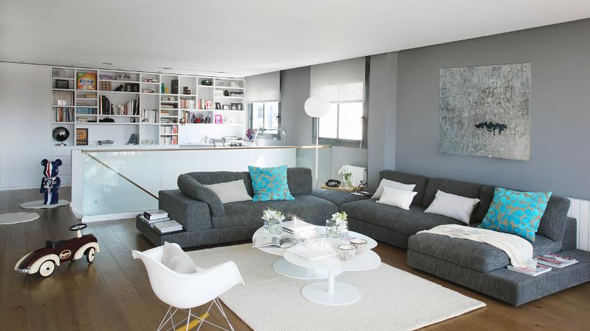 moderne modulaire bank met witte salontafel
