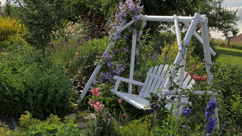 zomerspeelgoed witte schommelstoel zomer