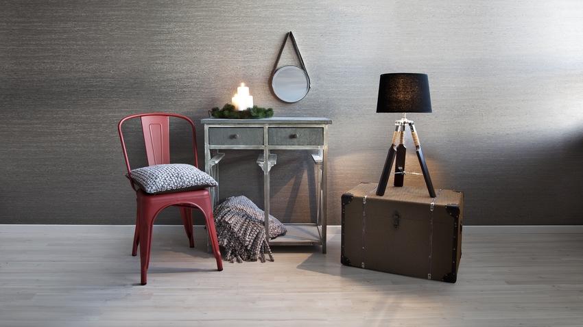 vloerlamp hout op houten kist