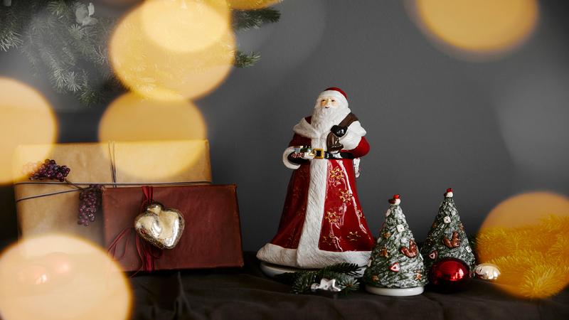 Kerstmannetje met kerstbomen