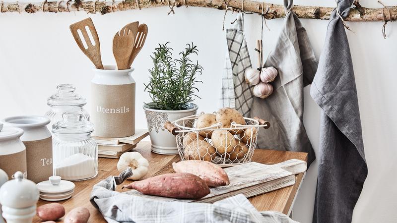 Aardappels en keukengerei