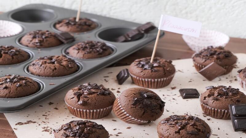 Cupcake vormpjes met chocolade muffins
