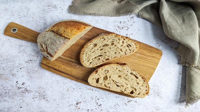 Broodplank met brood