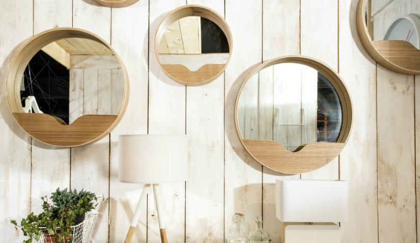 Designerskie lustra w drewnianej ramie
