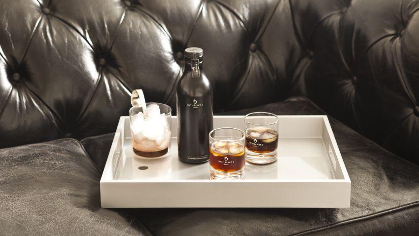 Sada moderných pohárov na whisky