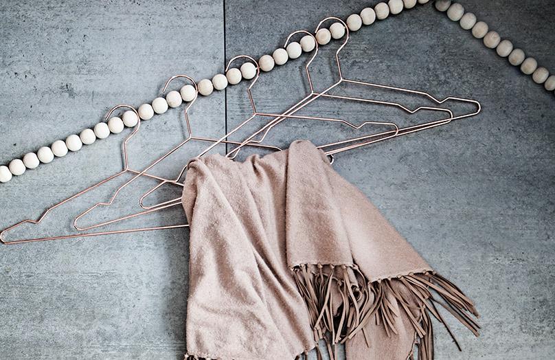 DIY Garderobe aus Holzperlen