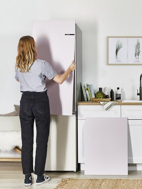 Küche planen Frau Küchenfront Küche planen Frau Küchenfront