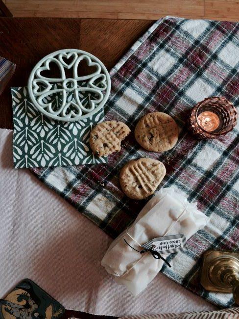 Nappe à carreaux tartan Nappe à carreaux avec biscuits et torchons blancs