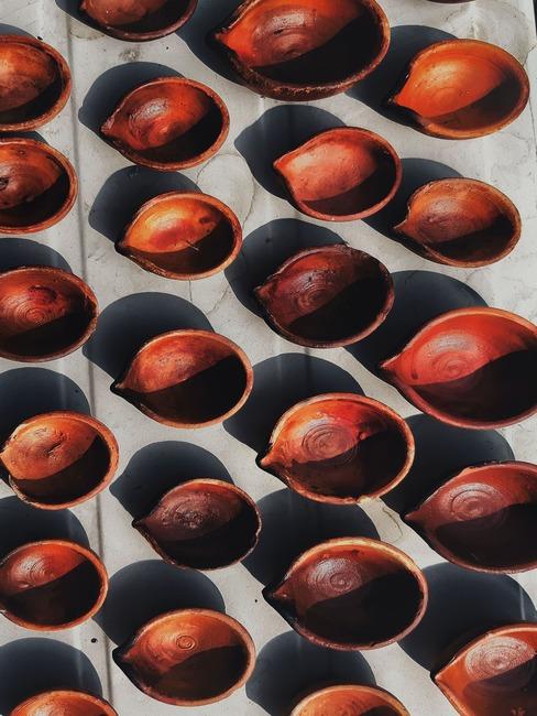 Miska do nachos Miski o różnym rozmiarze ułożone na podłodze