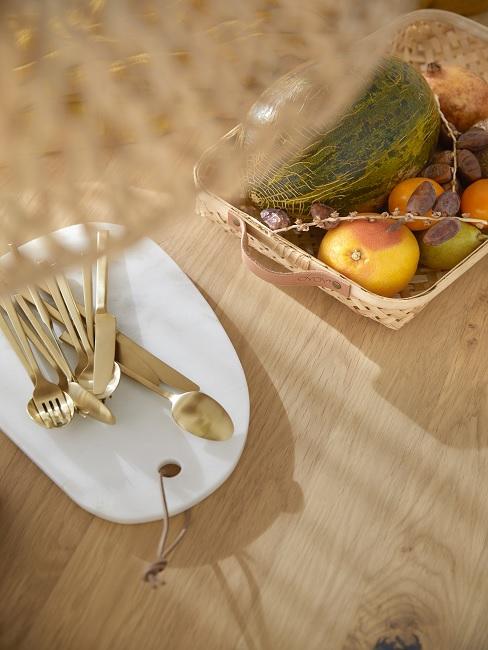 Obst Deko Banner Obst als Deko in eine Schale auf dem Tisch