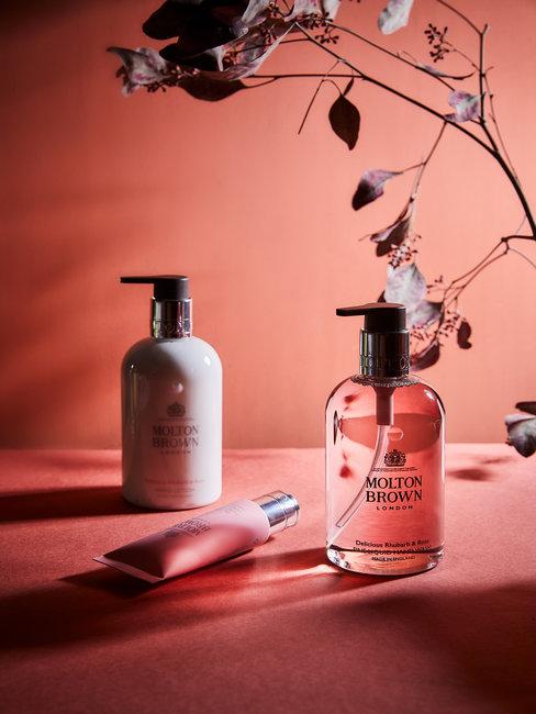cadeau vriendin 4 cadeau vriendin Handzeep en creme voor roze achtergrond