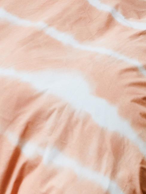 DIY Servietten Batik-Muster Servietten mit Batik-Muster in Orange