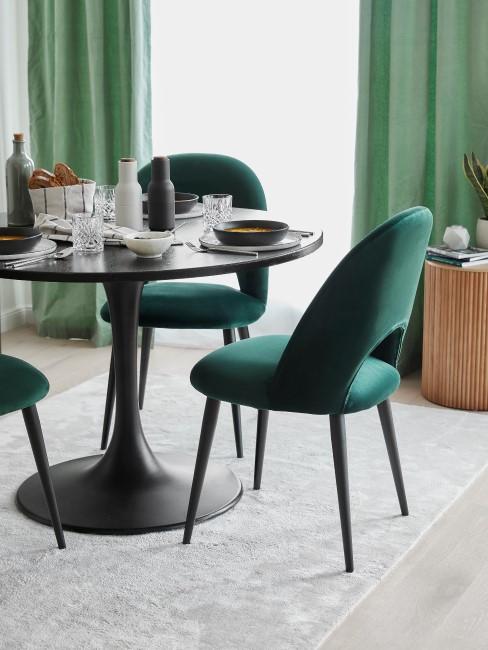 cortinas-comedor-banner Comerdor con sillas verdes y cortinas verdes