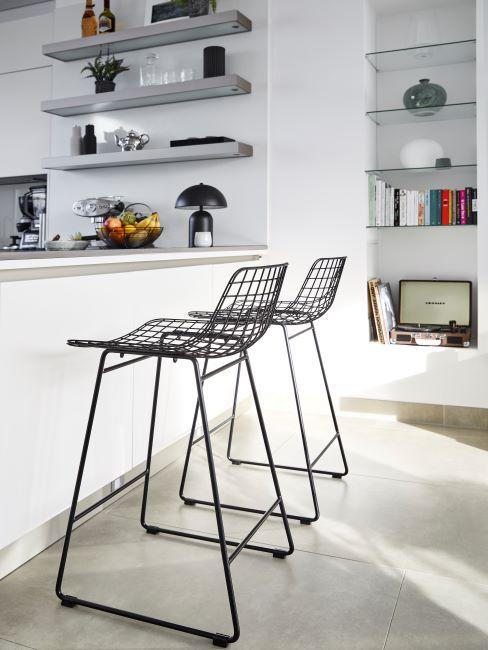 cuisine industrielle banner chaise haute en métal, cuisine blanche, industriel, comptoir
