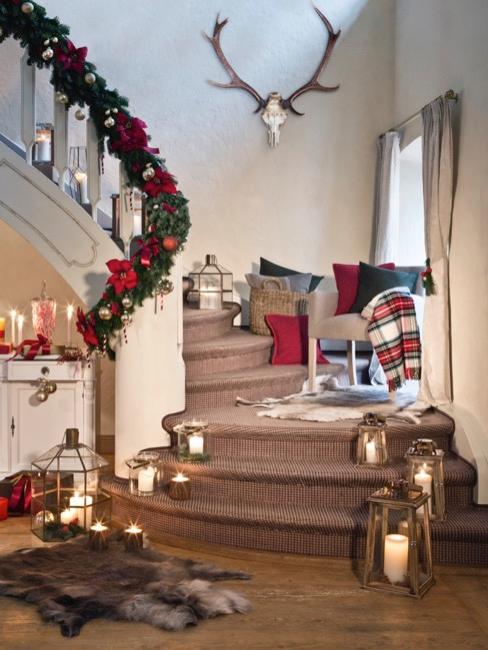 Corna decorative per il Natale nel corridoio