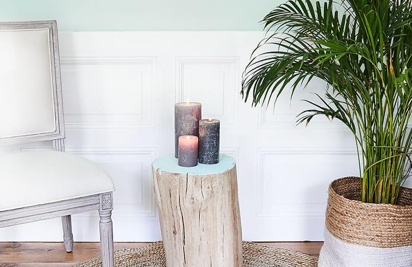 Meer dan rustiek! Een kleurrijke, houten bijzettafel