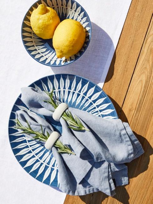 Decoración de verano decoración de mesa con limones