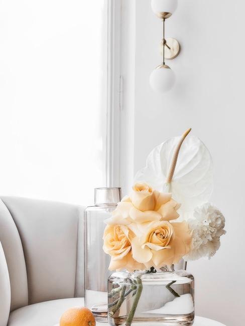 Regalo para abuela Jarrón blanco con flores amarillas