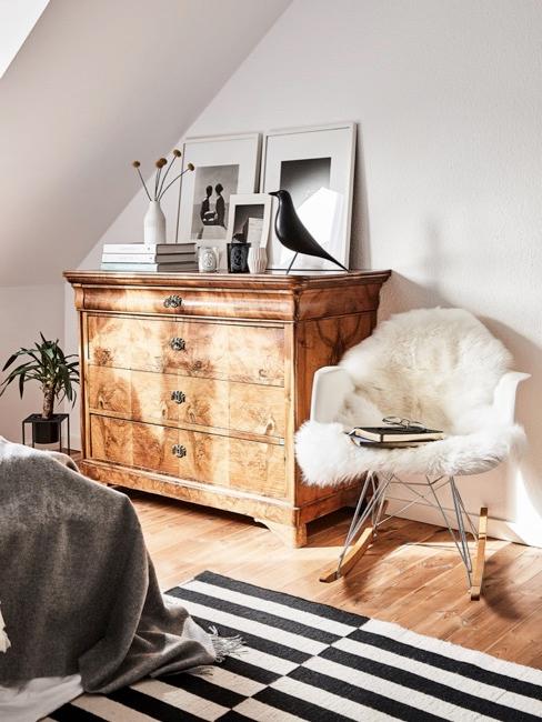 Muebles antiguos Cómoda con estilo antiguo