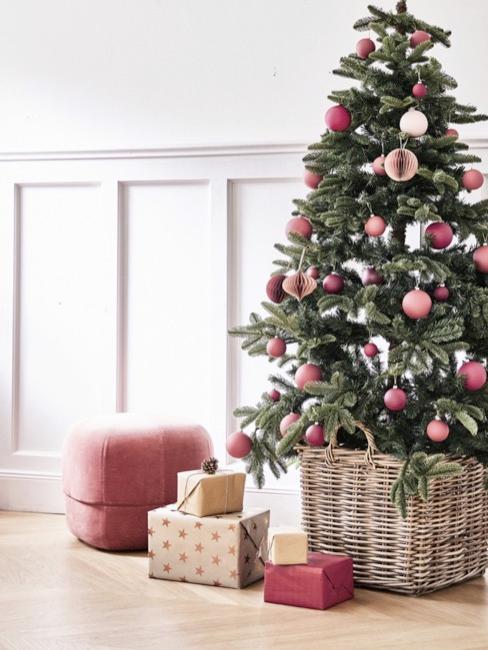 Weihnachtsdekoration Weihnachtsdekoration Kamin, mit Weihanchtsbaum, Kranz Fell und Kerzen
