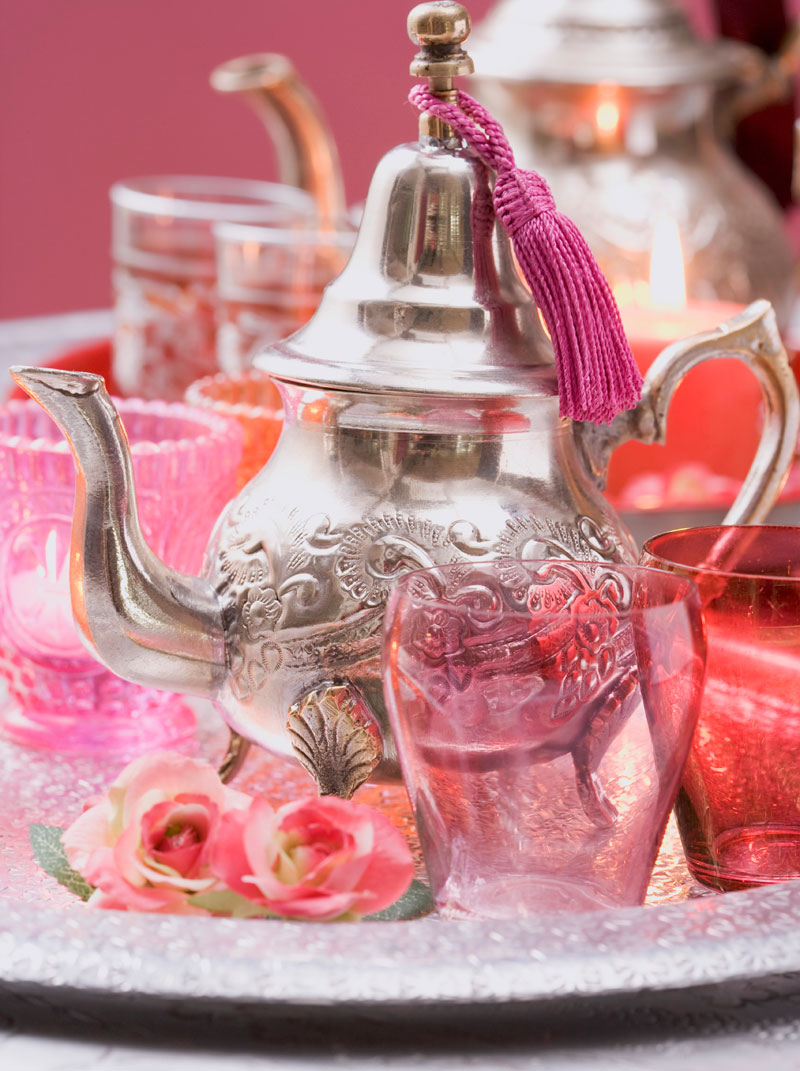Orient Teeservice aus Messing Teegläser als Vase