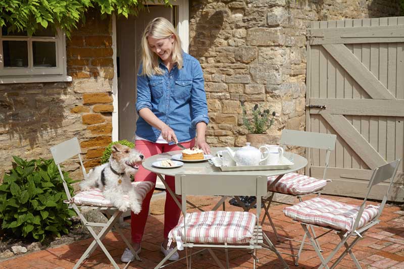 Landhaus Terrasse Hund