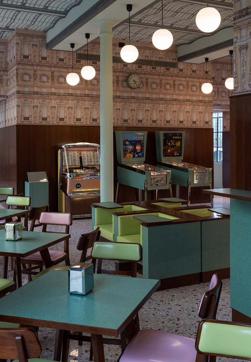 Stylejourney_Milano_Fashion_Design_Fondazione_Prada_Bar_Luce_2