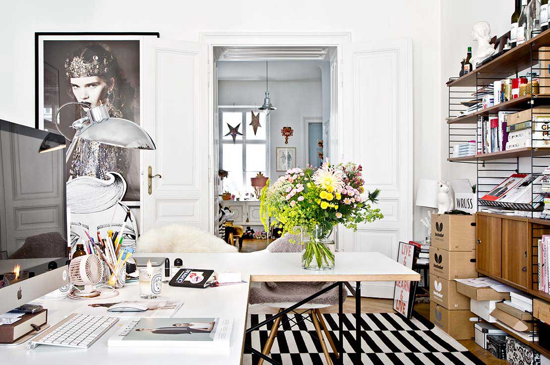 Laura karasinski office wien