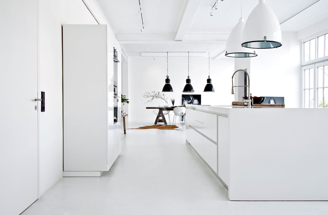 Westwing-Hausbesuch-Joanna-Goetz-Liebesbotschaft-Kueche-Esszimmer