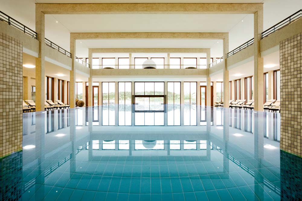 3.SPA-ROSA_Meerwasserinnenpool_01