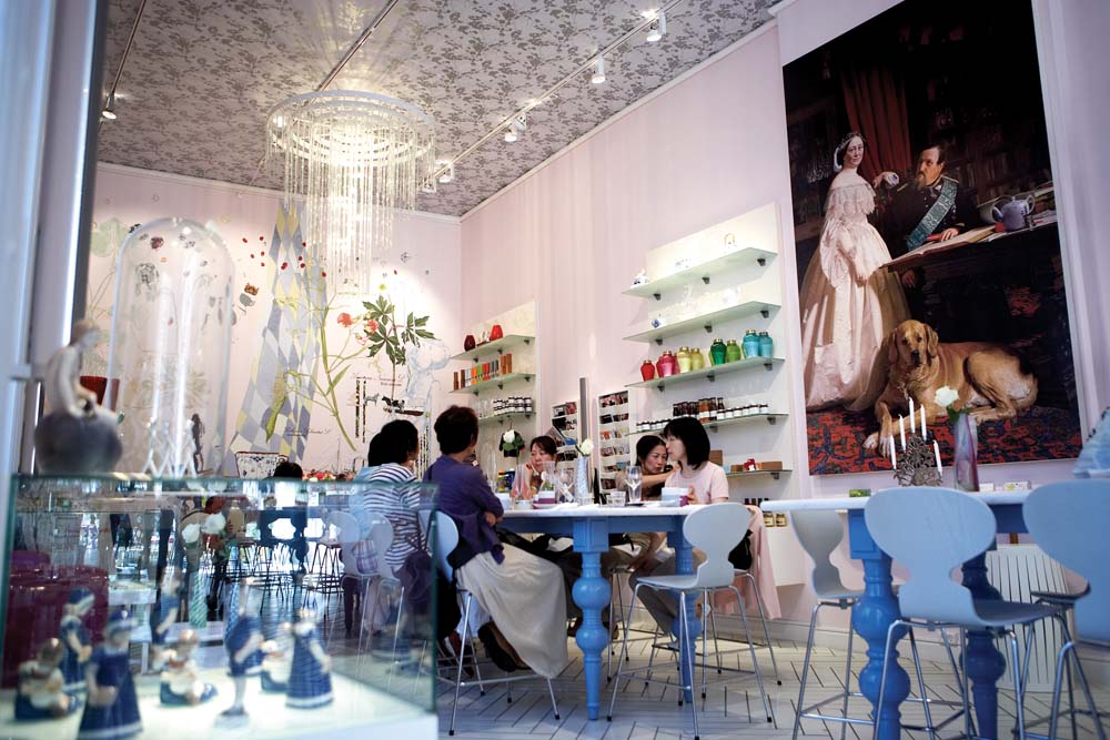 2RoyalSmushiCafe