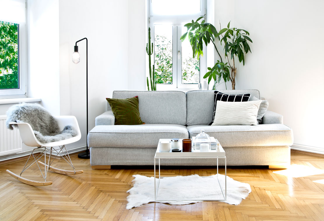 Westwing-Hausbesuch-Carola-Pojer-Vienna-Wedekind-Sofa-Wohnzimmer