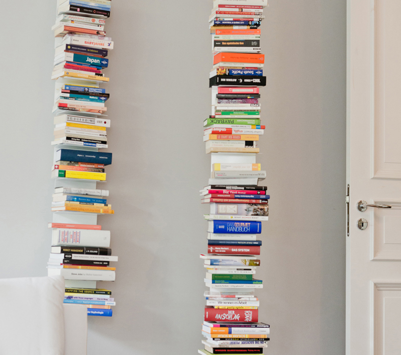 Westwing Bücherstapel