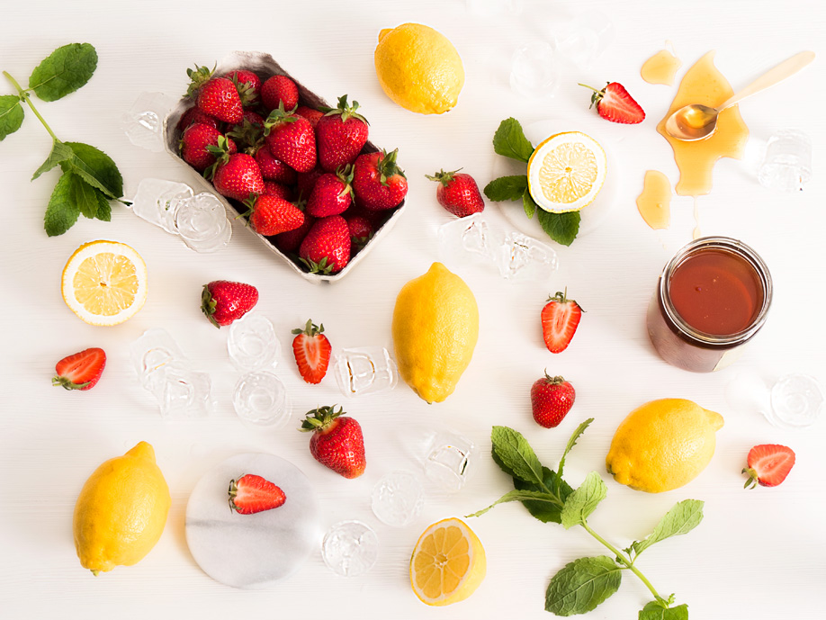 westwing-erdbeerlimonade-erdbeeren-und-zitronen