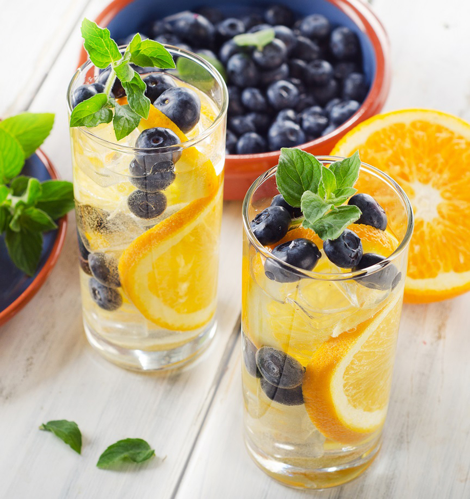 westwing-flavoured-water-orange-blaubeere