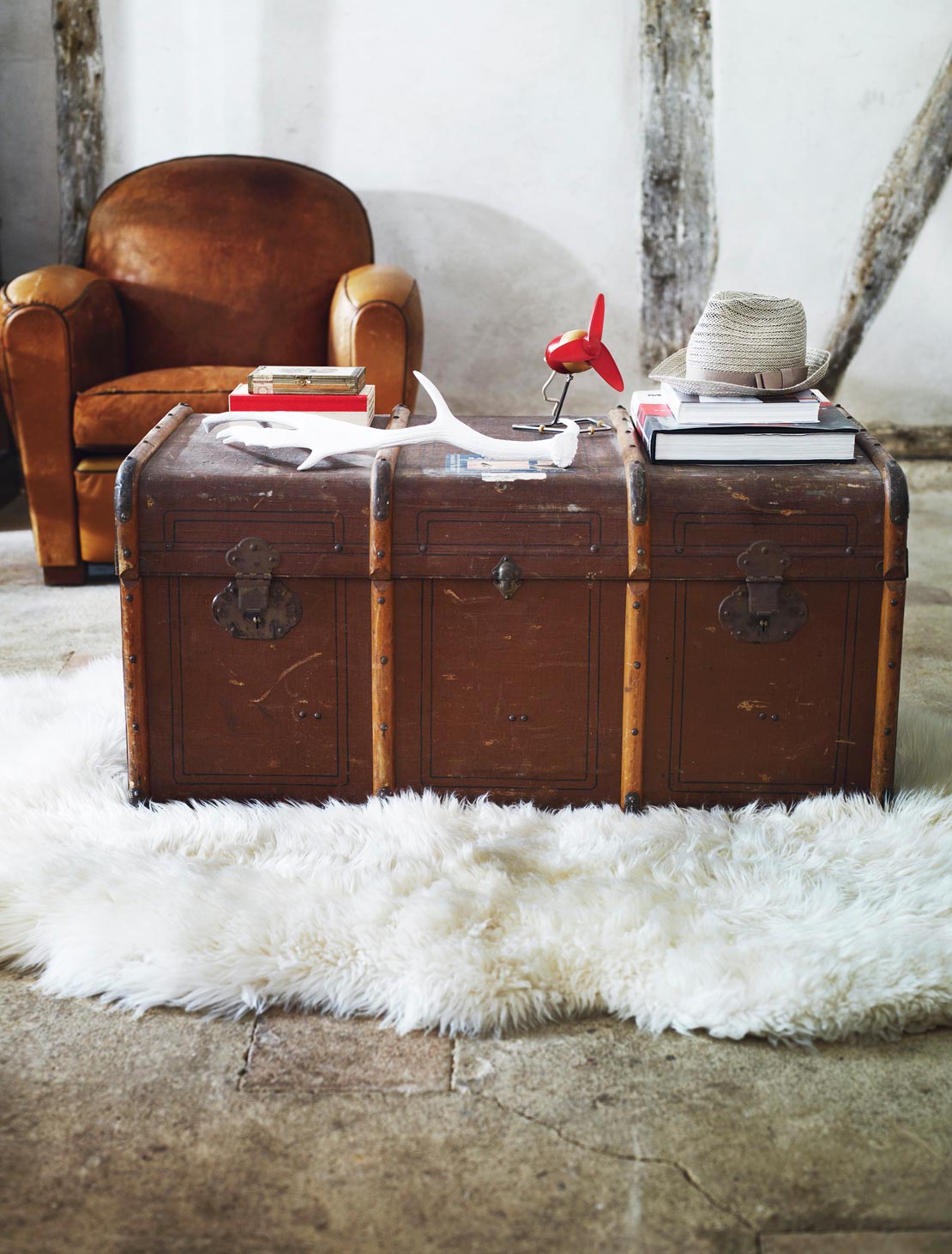 westwing-boyfriend-interior-koffer-braun
