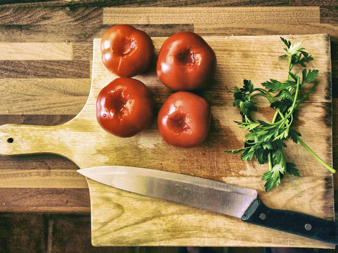 westwing-italien-tomaten-und-messer