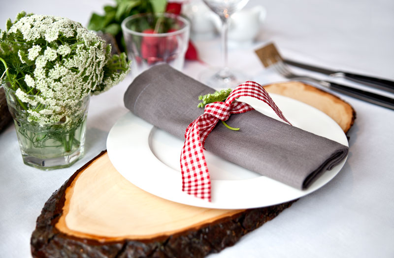 Bauernbrot mit Kräuterquark Rezept Deko