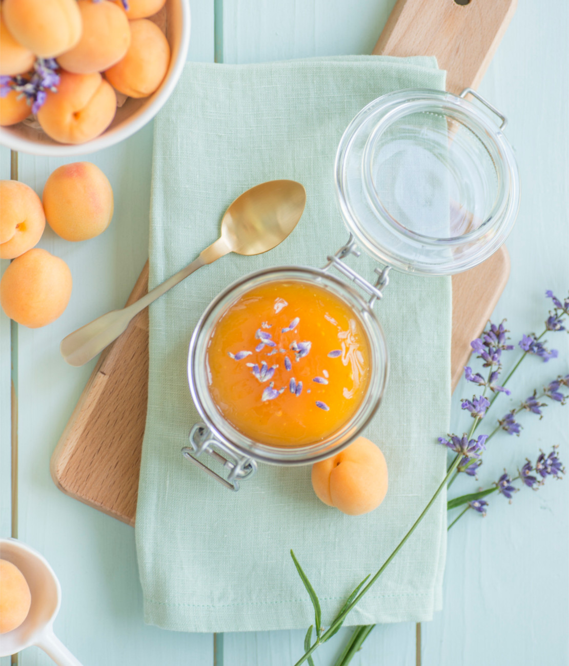 selbstgemachte-marmelade-mit-aprikose