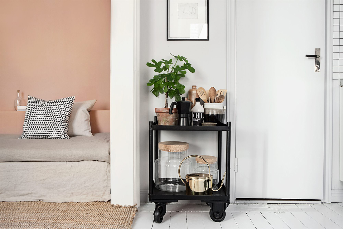 emma-wallmen-wohnzimmer-mit-couch
