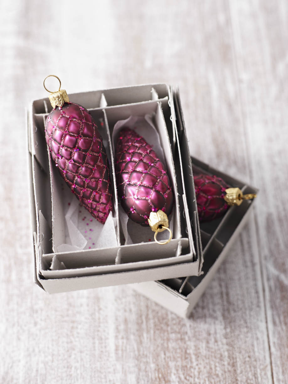 westwing-christbaum-zapfen-pink