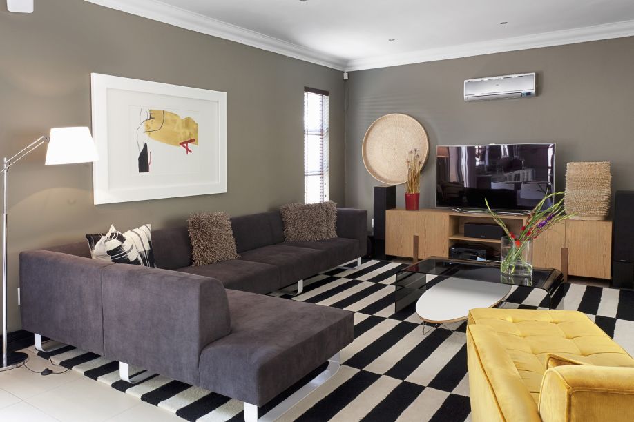 Wohnzimmer farben grau: dekoideen wohnzimmer rot marokkanische ...