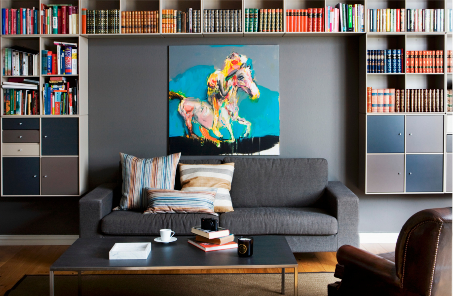 westwing-interior-investments-sofa-grau