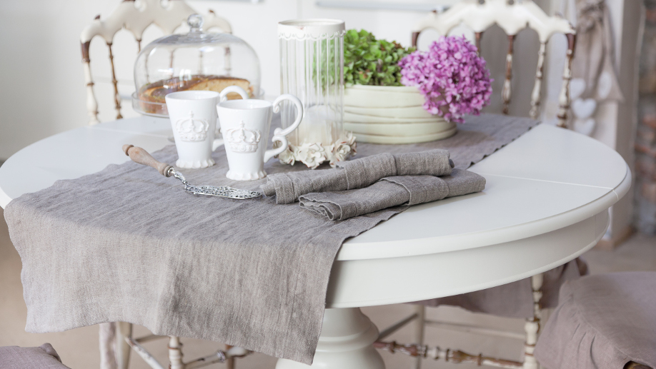 westwing-provence-stil-esstisch