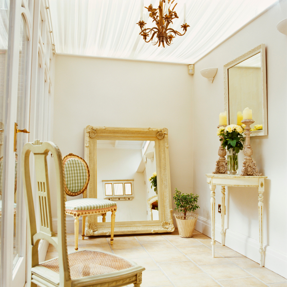 westwing-spiegel-standspiegel-beige