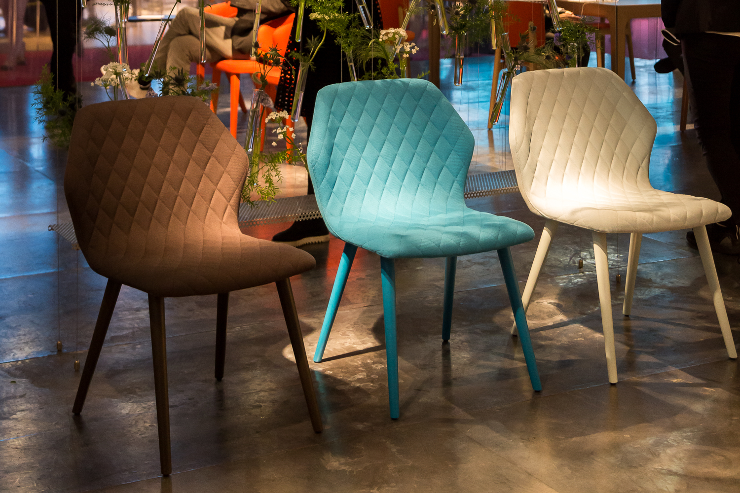 westwing-salone-del-mobile-drei-designer-stühle