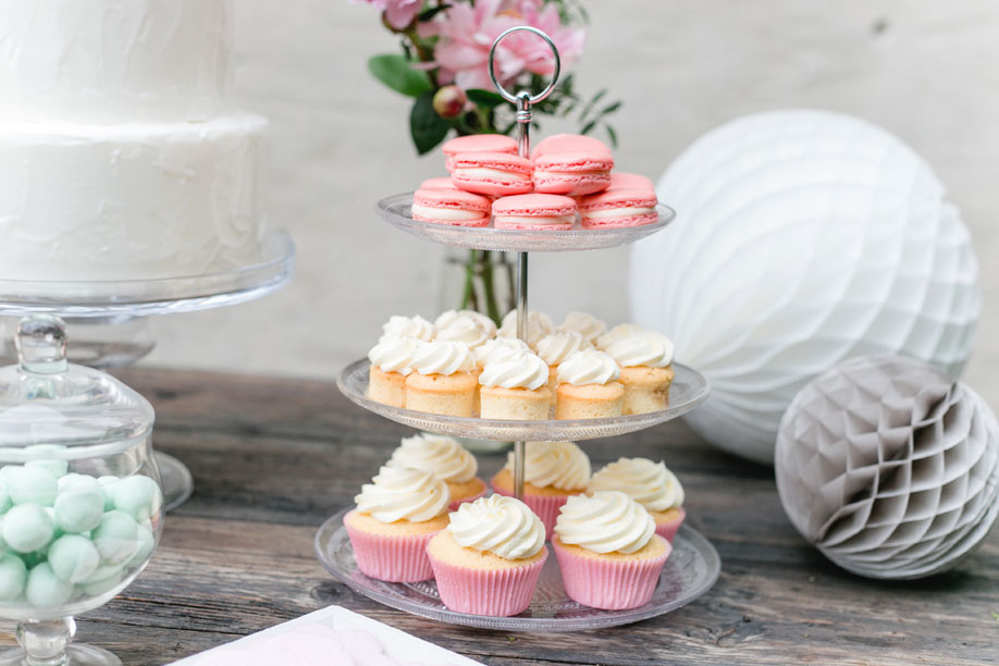 Sweet Table Etagere Cupcakes