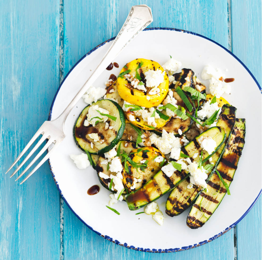 westwing-sommer-rezepte-zucchini-mit-feta